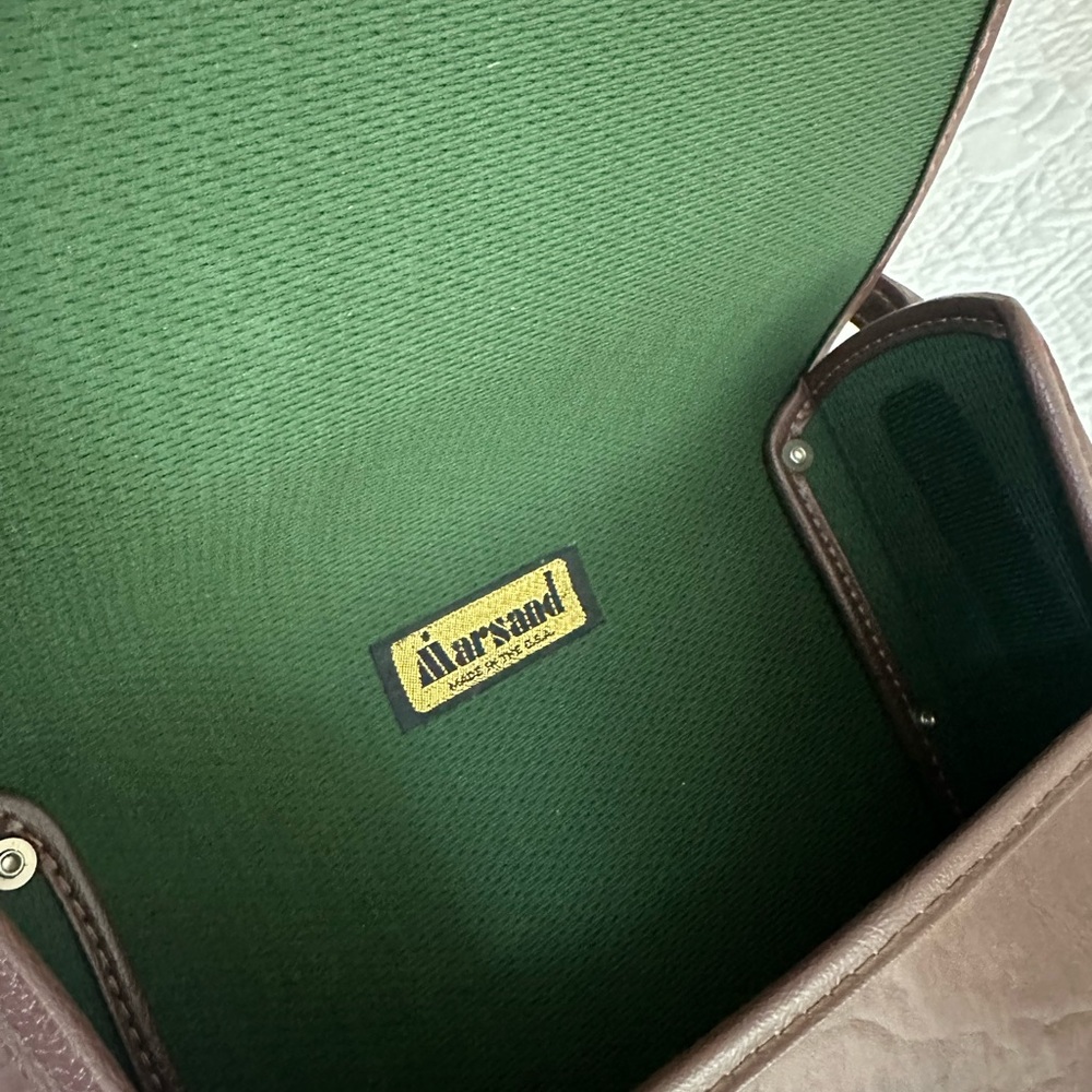 Hard Case For Detectives - Picture 3 of 11